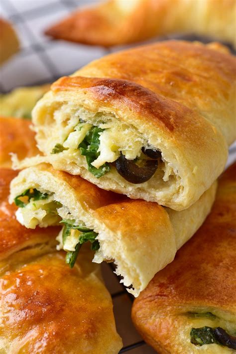 Delicious Feta Spinach Crescent Roll Recipe: A Perfect Appetizer for Any Occasion